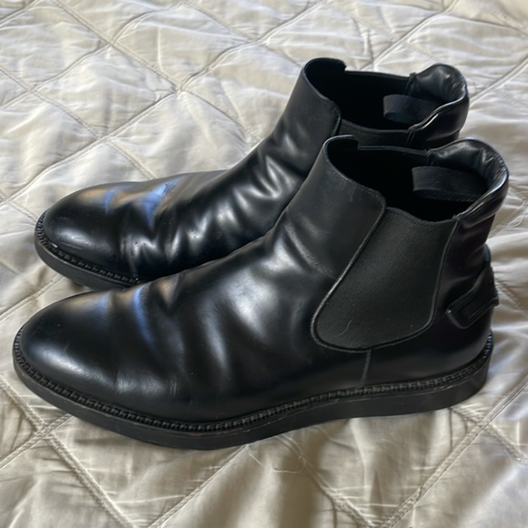 Prada boots - Picture 2 of 3
